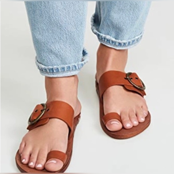 RARE!! Beek • Swift Loop Toe Sandal in Gold - Picture 4 of 4